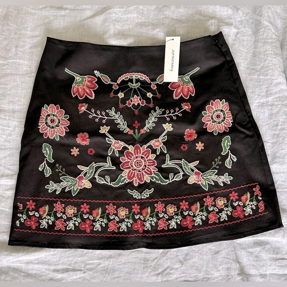 Francesca Black Mini Skirt- Brand New- sz M - Picture 1 of 3